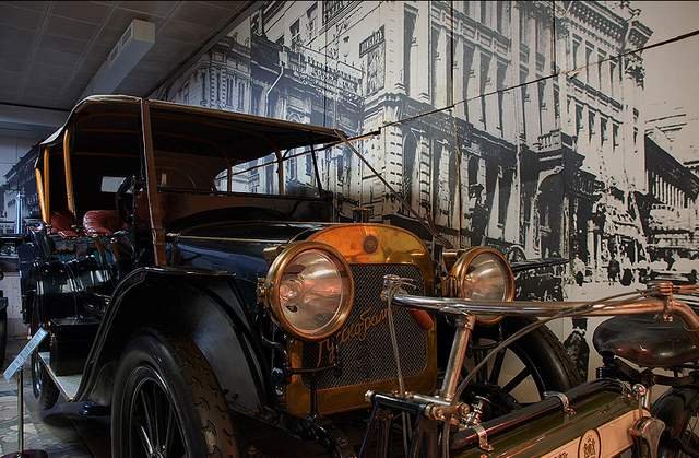 Интересна так же коллекция автомобильного отдела Политехнического музея