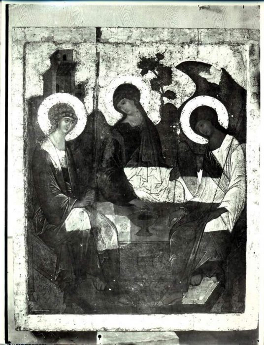 икона «Живоначальная Троица» в процессе реставрации. 1919(?) год